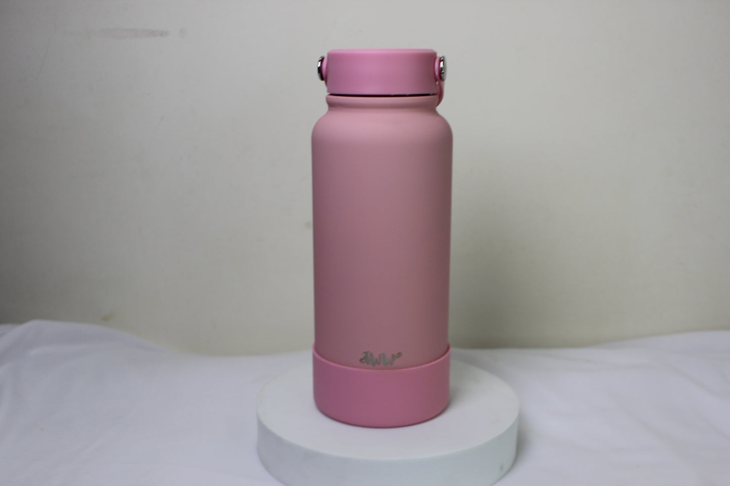Blush Pink Insulated Stainless Steel Water Bottle – Leakproof, Minimal & Travel Friendly