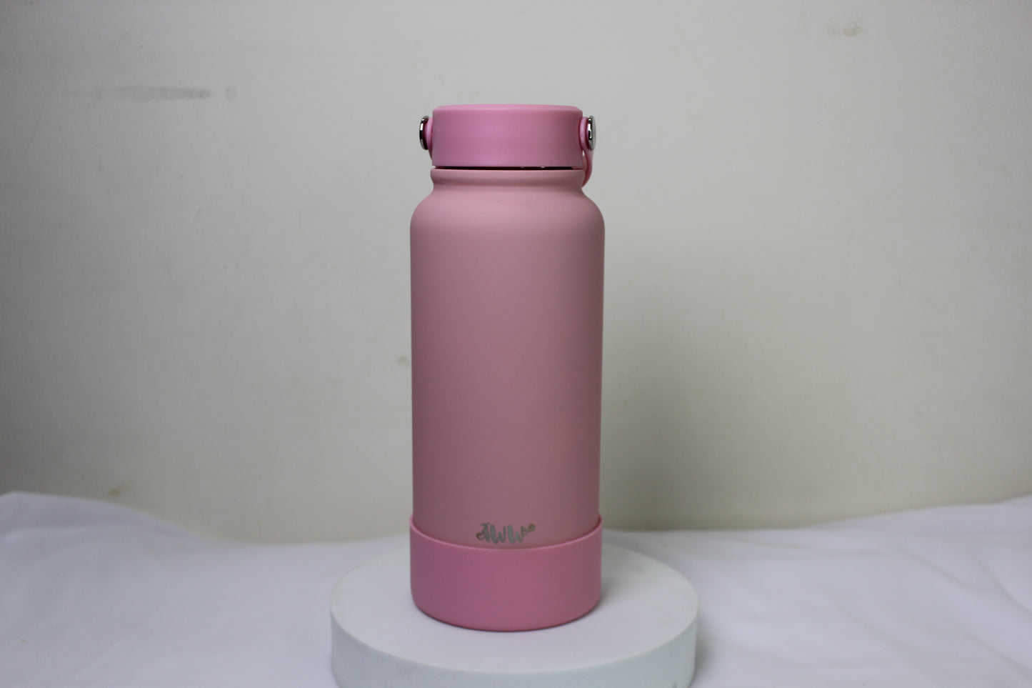 Blush Pink Insulated Stainless Steel Water Bottle – Leakproof, Minimal & Travel Friendly