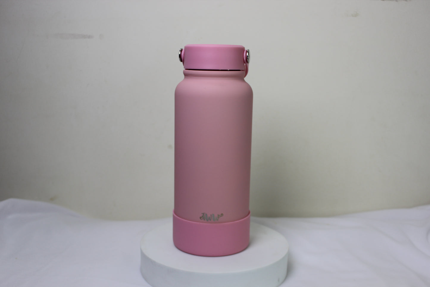 Blush Pink Insulated Stainless Steel Water Bottle – Leakproof, Minimal & Travel Friendly