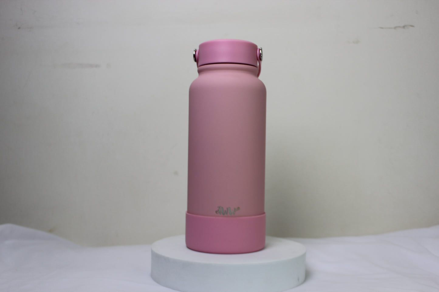Blush Pink Insulated Stainless Steel Water Bottle – Leakproof, Minimal & Travel Friendly