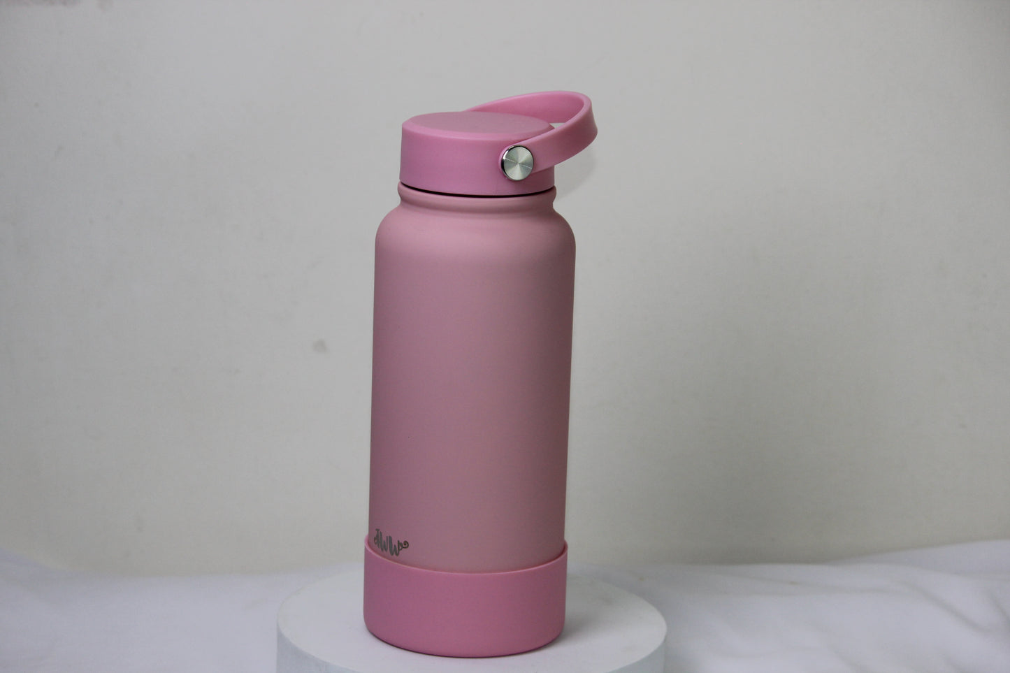 Blush Pink Insulated Stainless Steel Water Bottle – Leakproof, Minimal & Travel Friendly