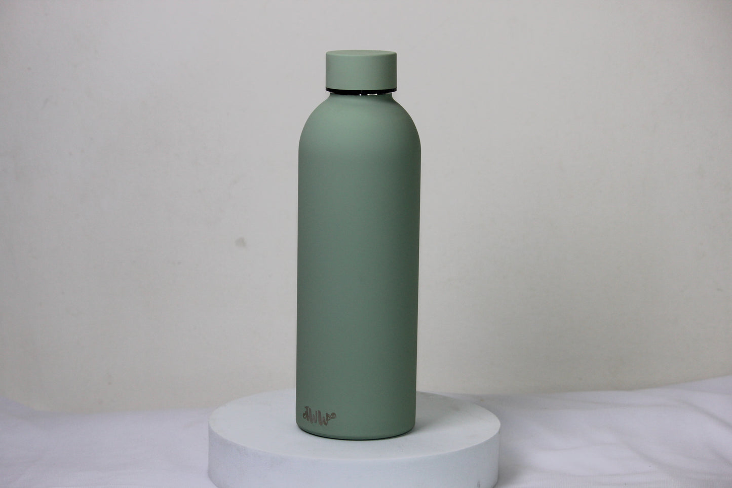 Sage Flow Insulated Stainless Steel Water Bottle – Matte Green, Minimal & Leakproof