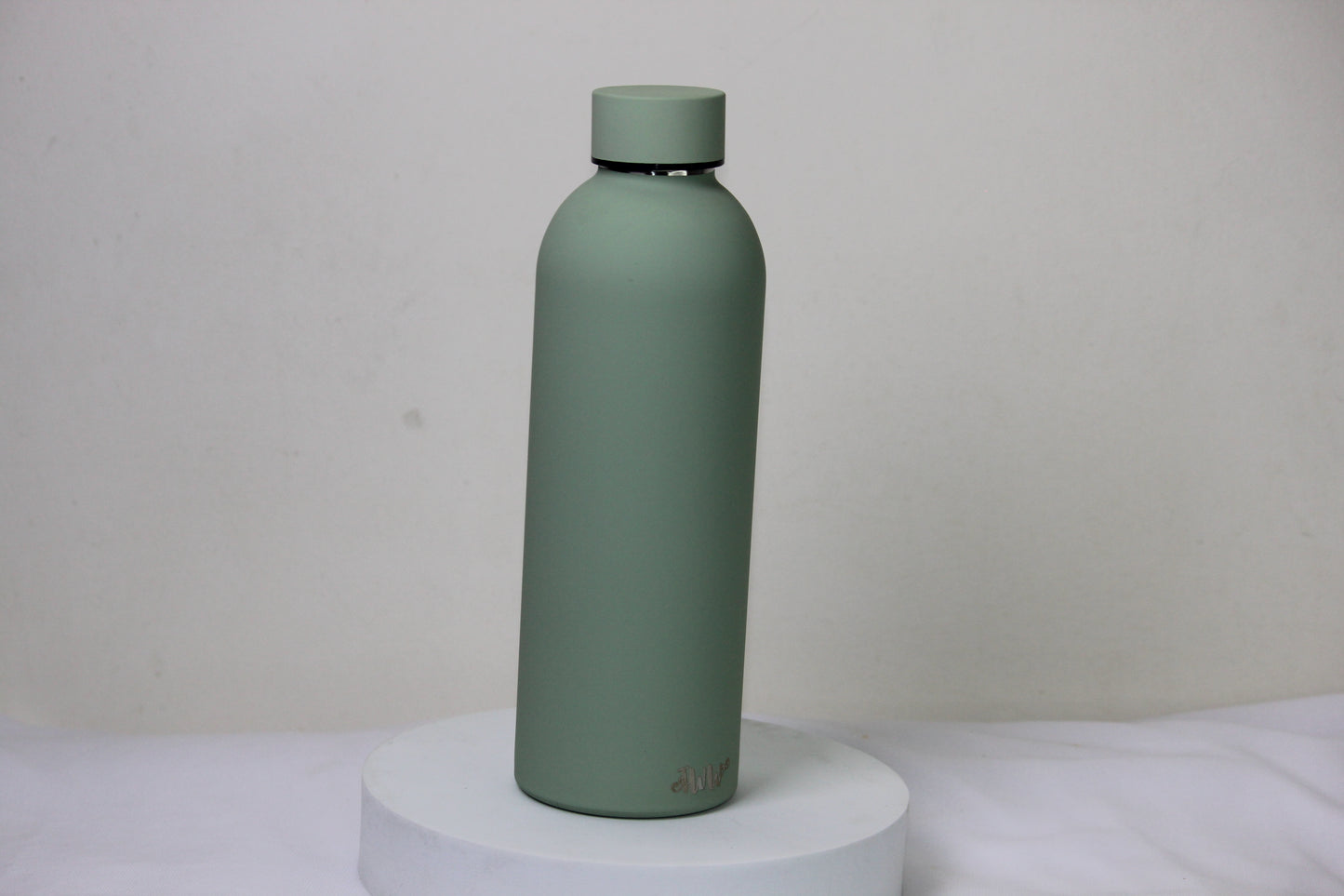 Sage Flow Insulated Stainless Steel Water Bottle – Matte Green, Minimal & Leakproof