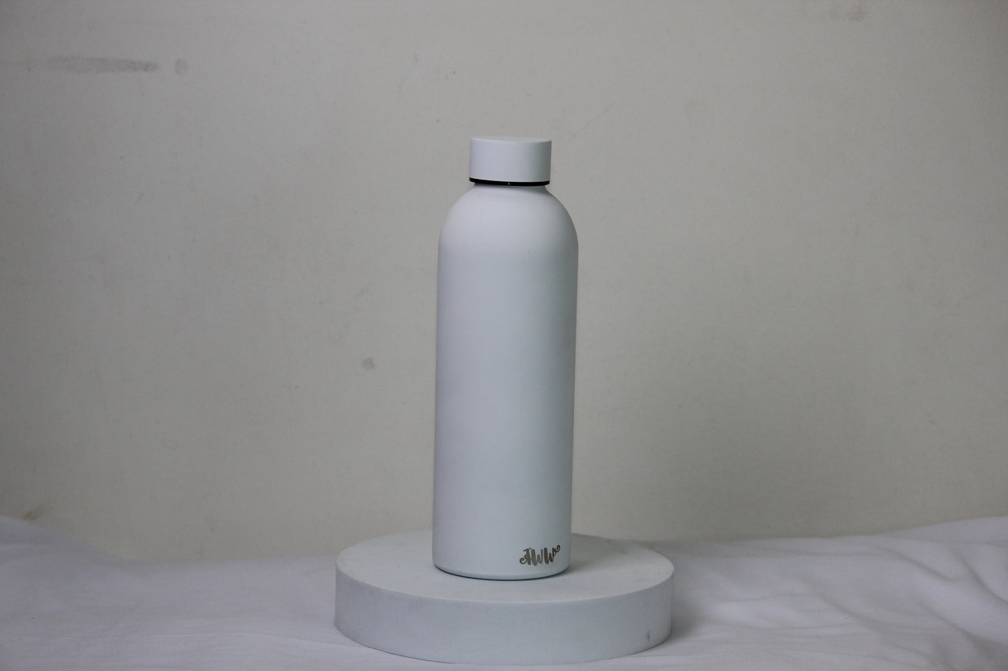 Pure Snow Insulated Stainless Steel Water Bottle – Minimal, Leakproof & Reusable